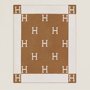 ❗️No Brand Avalon throw blanket !❗️